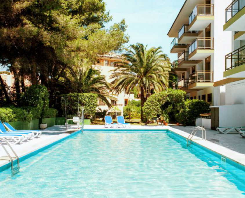 DeinTeam_Reisen_Sun_&_Fun_Pool_Teamreise_Mallorca_Cala_Ratjada_smartline_Guya_Wave